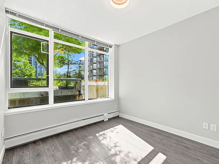 175 W 2nd St #307 — Photo 8