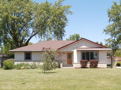 3720 W College Ave, Greenfield, WI, 53221