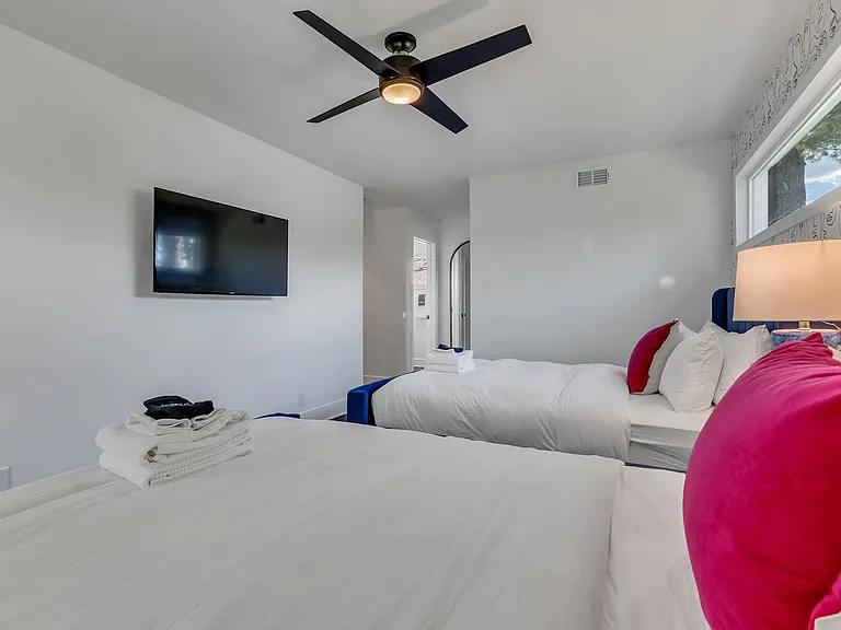 3008 Windemere Cir — Photo 23