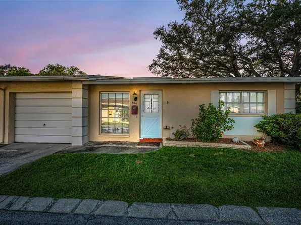 864 Oxford Ct, Dunedin, FL 34698