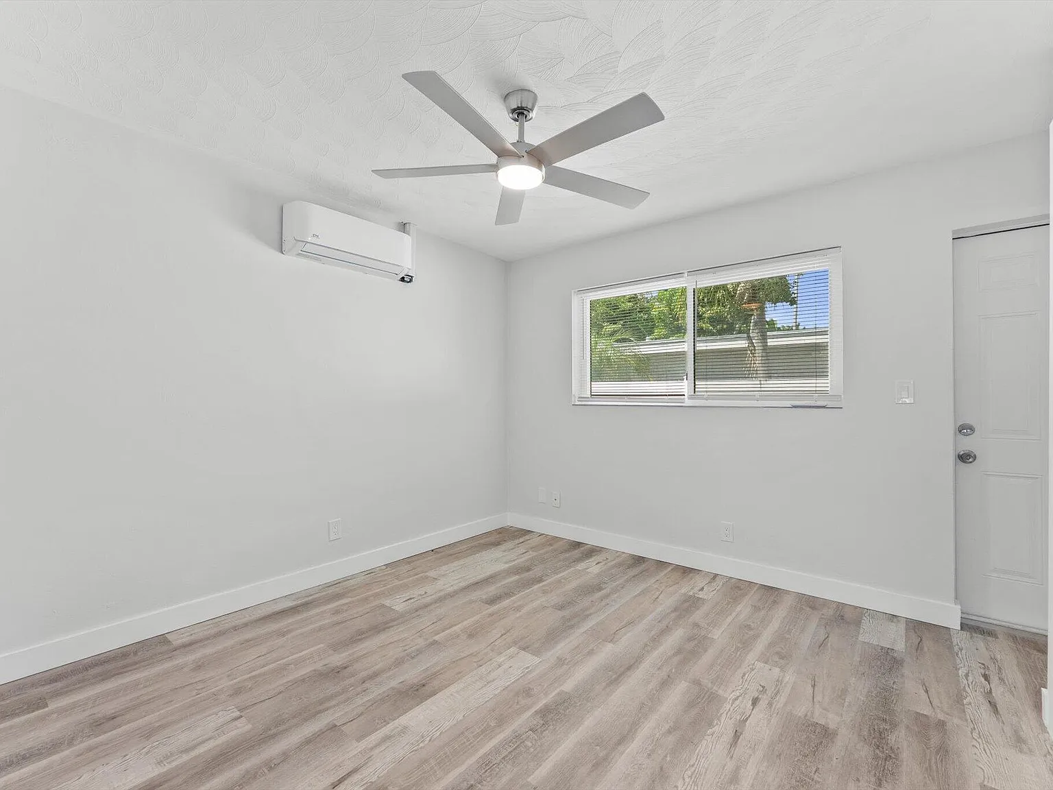 1 bed, 1.0 bath, 650 sqft, $2,000 — Photo 4