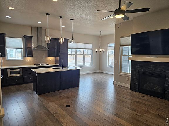 3rd image of 8493 Annapolis Dr