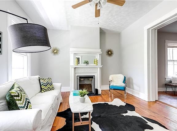 4th image of 309 W 27th St