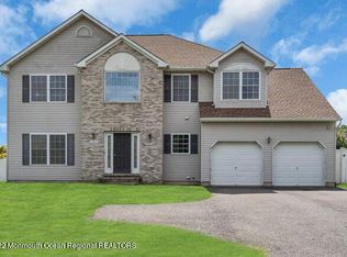 135 Cedar Grove Rd, Toms River, NJ 08753