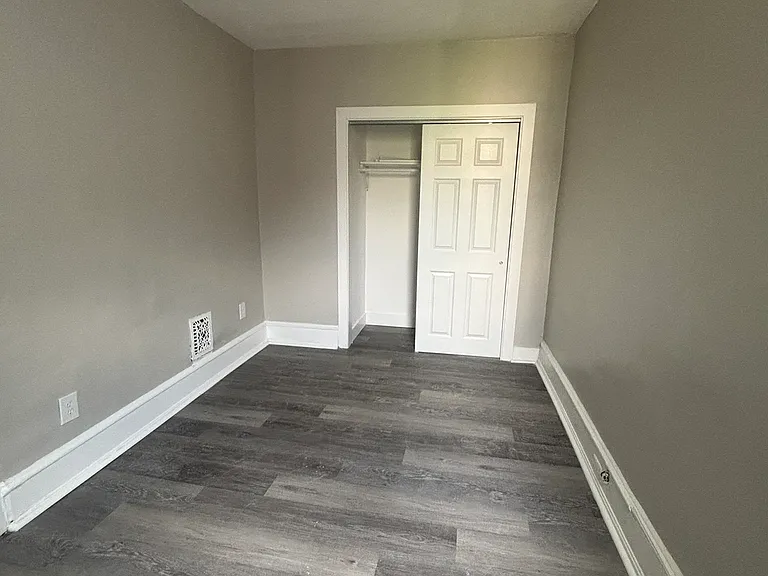 5825 Pemberton St — Photo 17