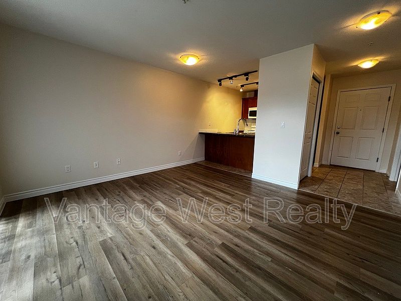 1st image of 598 Sutherland Ave #303