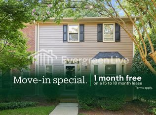 40 Milpond Ln, Greensboro, NC 27455