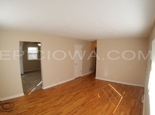 3300 Bowling St SW, Cedar Rapids, IA 52404