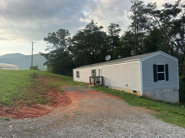 265 Green Level Rd, Boones Mill, VA 24065