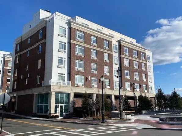 18 Cliveden St #205, Quincy, MA 02169