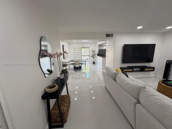 8401 SW 107th Ave APT 364E, Miami, FL 33173