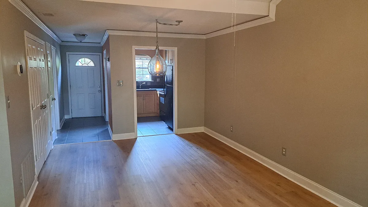 Building Photo - 1055 Baxter St #303