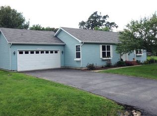 1412B Suzy St, Sandwich, IL 60548