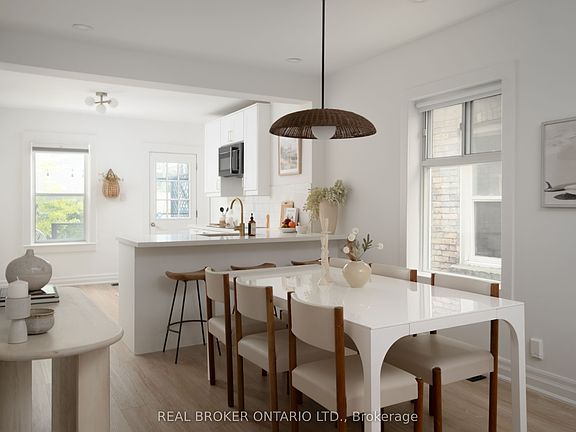 5th image of 22 Stephenson Ave