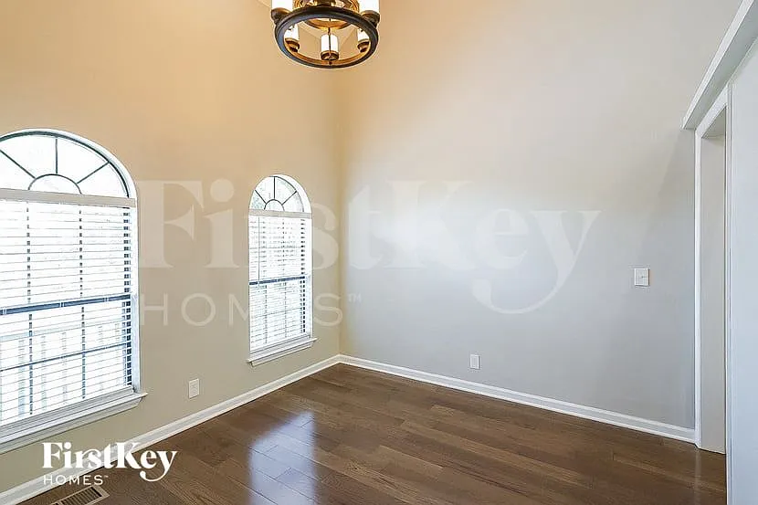 4 bed, 3.0 bath, 2776 sqft, $3,075 — Photo 4