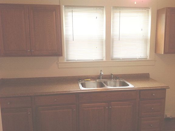 4th image of 124 Clement Ave