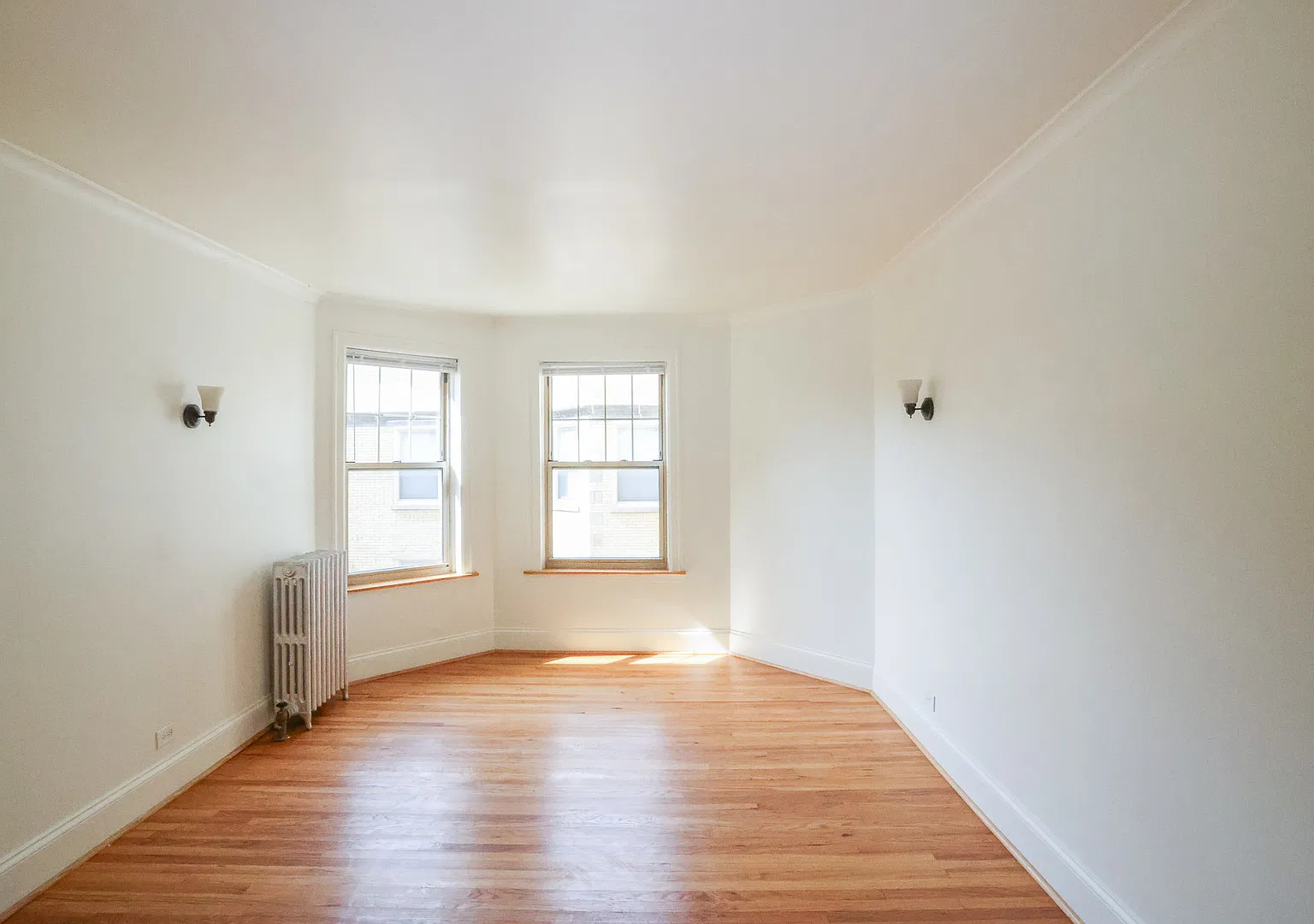 2022 W Berwyn Ave — Photo 2