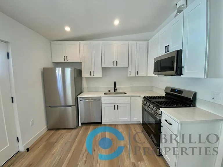 5065 Chaparral Way — Photo 2
