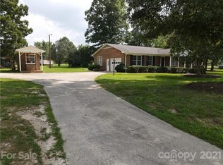 827 Old Lincolnton Crouse Rd, Lincolnton, NC 28092