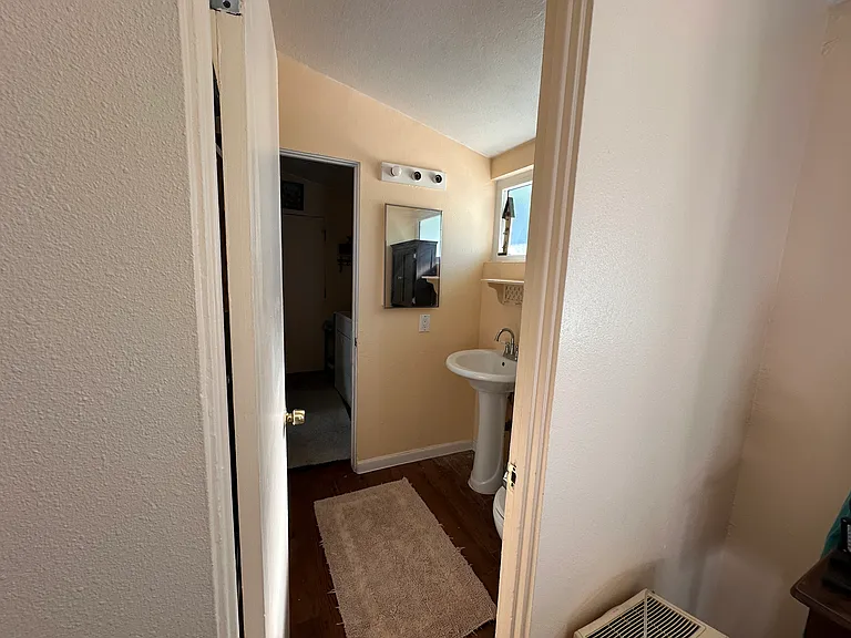 5791 Walter St — Photo 8