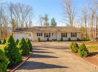 220 Pumpkin Hill Rd, New Milford, CT 06776