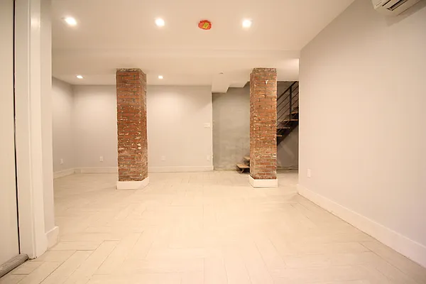 Rented by Nooklyn NYC LLC | media 66