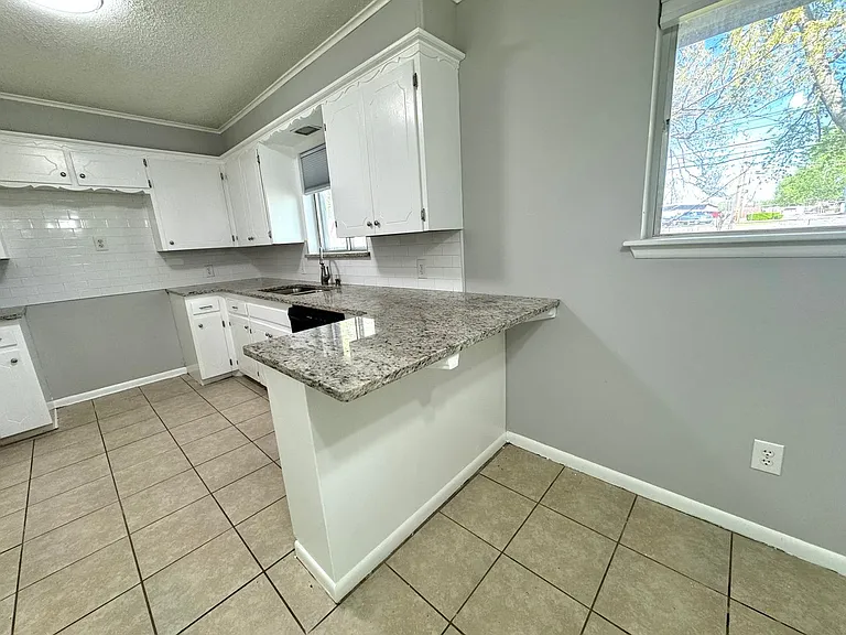 1105 N Fern Ave — Photo 13