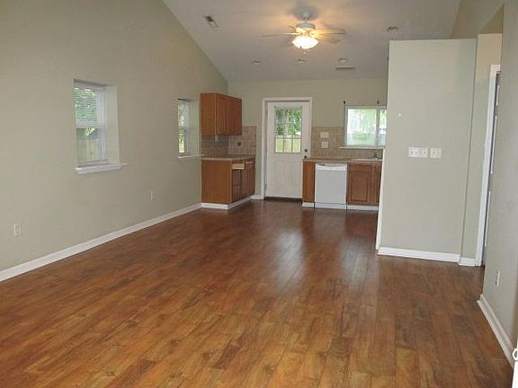 4th image of 2350 Elder Ave