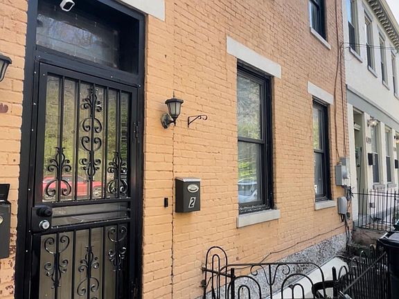 2nd image of 111 Mulberry St #1