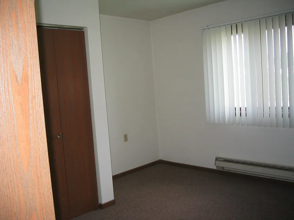 2 bed, $877 — Photo 2