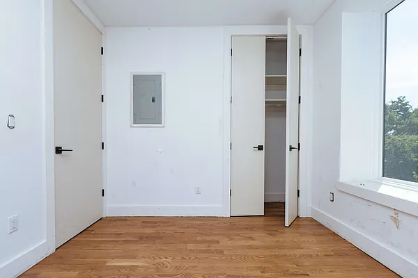 Rented by Nooklyn NYC LLC | media 59