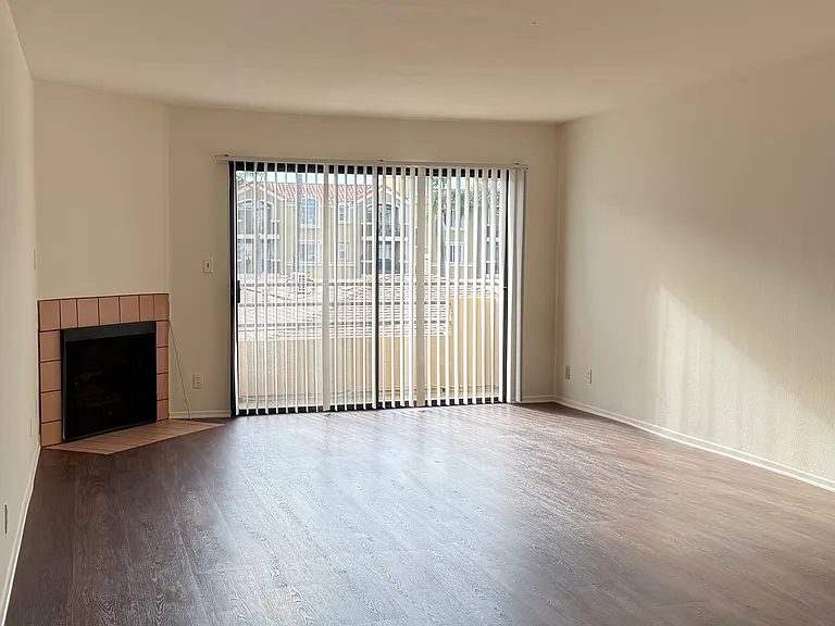 1855 Purdue Ave #205 — Photo 7