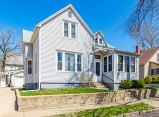341 Henrietta St, Pekin, IL 61554