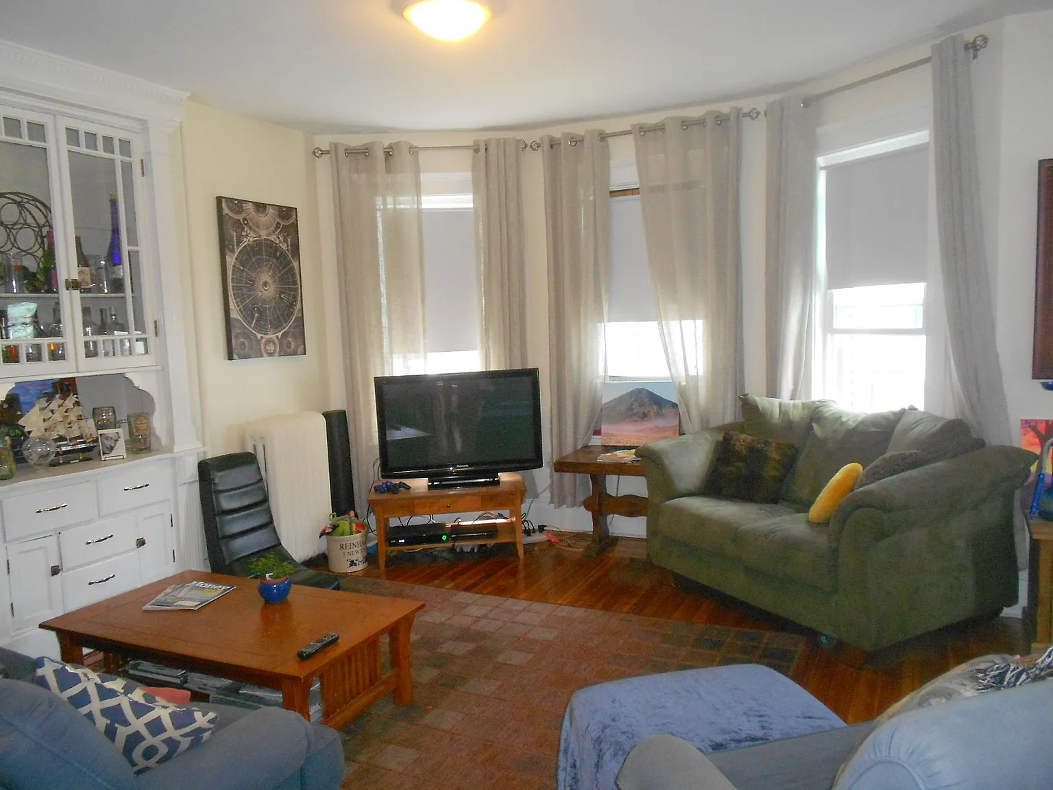 3 bed, 1200 sqft, $4,650 — Photo 2