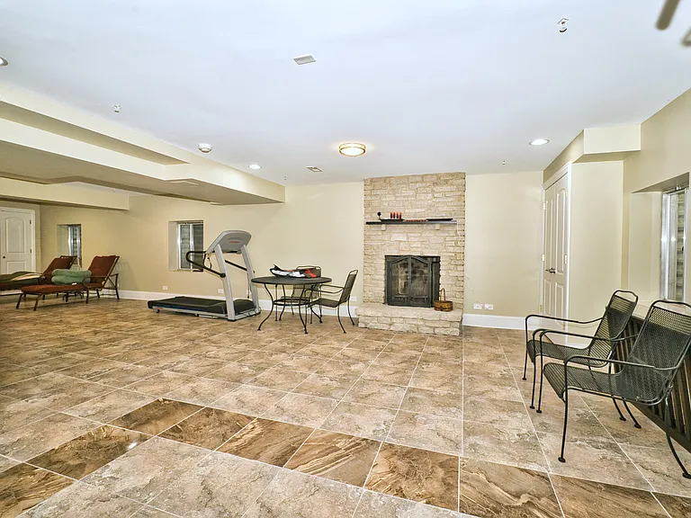 5044 Coyle Ave — Photo 46