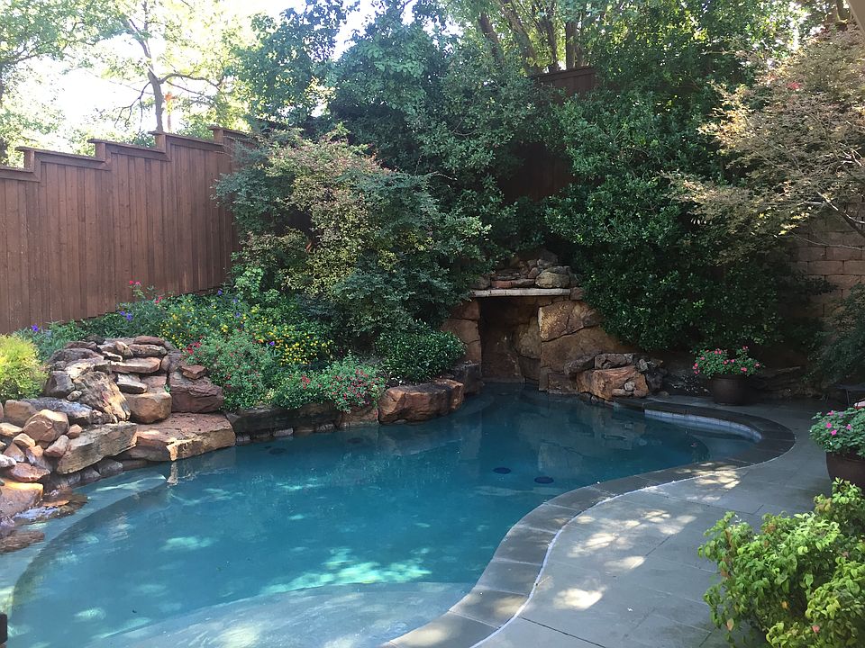 2nd image of 2290 Pine Crest Dr
