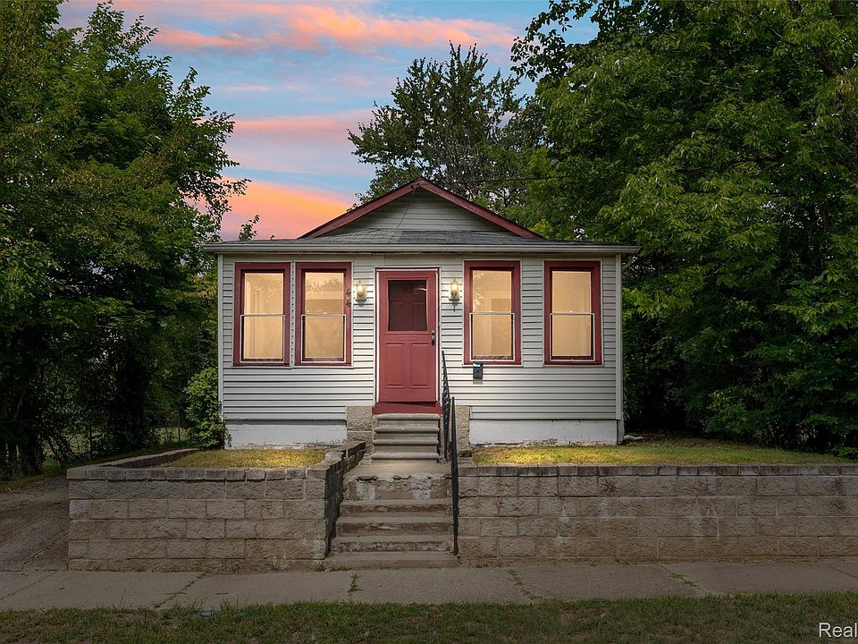 1st image of 44 Orton Ave