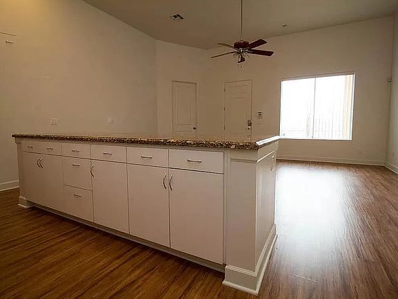 Living room / kitchen