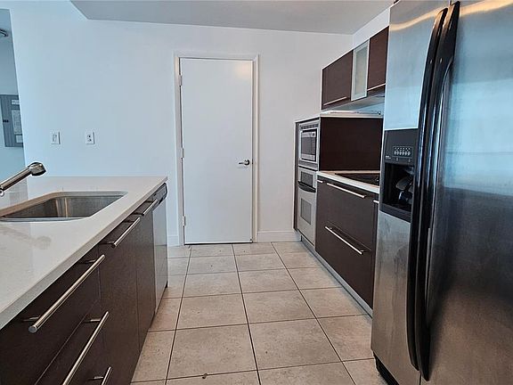 2nd image of 1900 N Bayshore Dr APT 1617