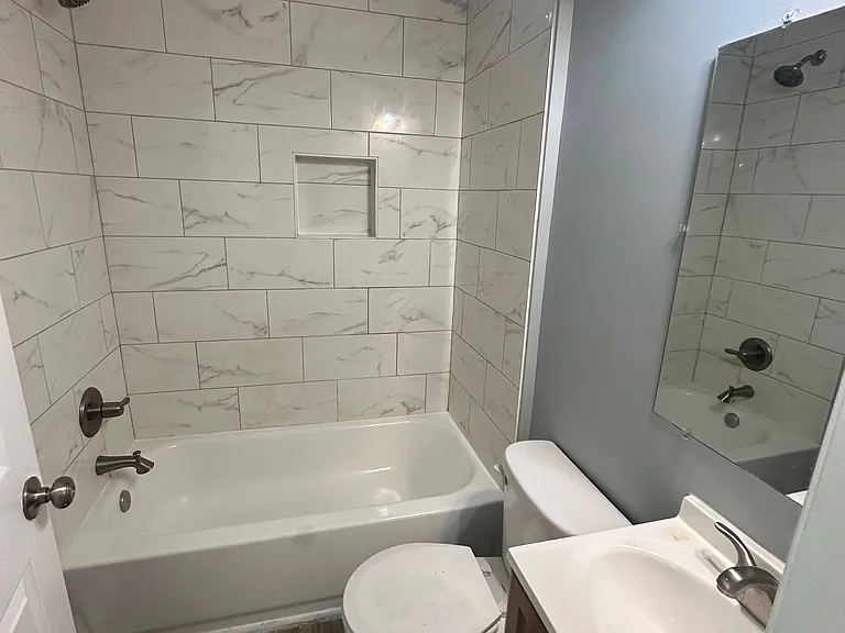 2616 E Biddle St — Photo 10