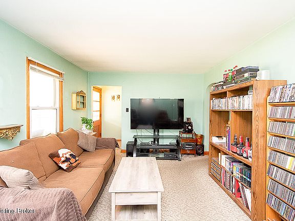 4th image of 325 Webbmont Cir