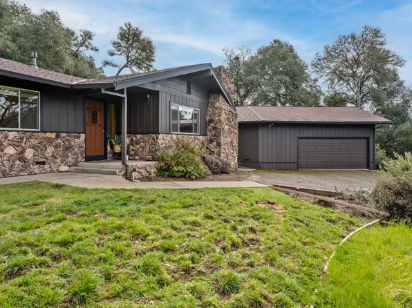 1261 Deerwood Drive, Ukiah, CA 95482