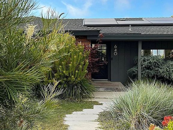 3rd image of 640 Mar Vista Dr
