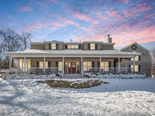128 Old Forge Rd, Long Hill Township, NJ 07946