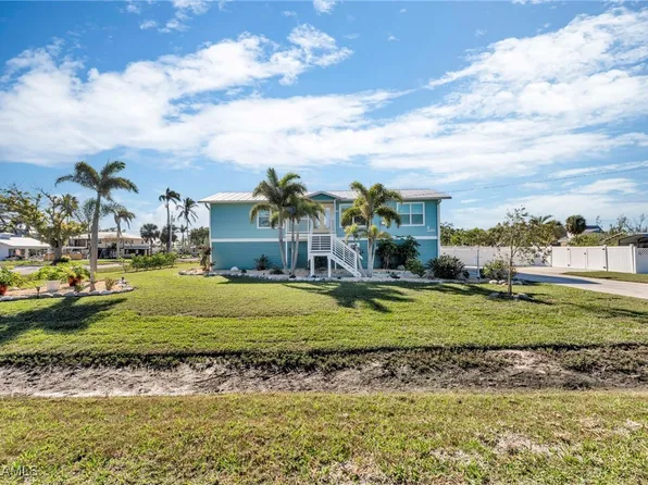 2581 Baybreeze St, Saint James City, FL 33956