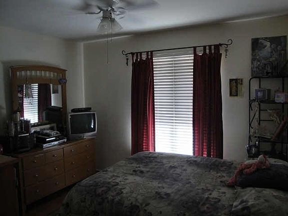5th image of 625 Jamestown Dr