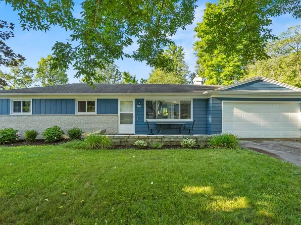 2011 Graham Dr, Fort Wayne, IN 46818