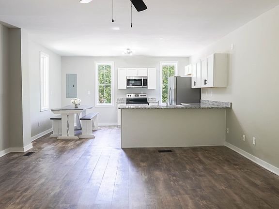 5th image of 112 Humphries St