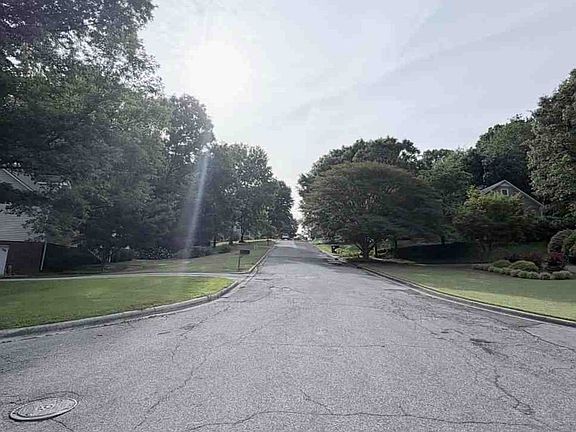 5th image of 6033 Mockingbird Ln