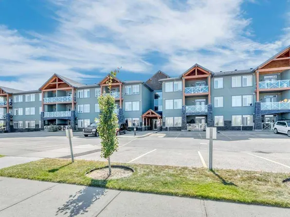 1005 B W Westmount Dr #102, Strathmore, AB T1P 0C3